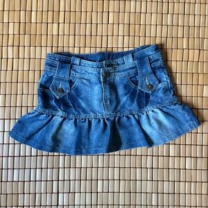 cutest!! low rise denim mini skirt 🪁
